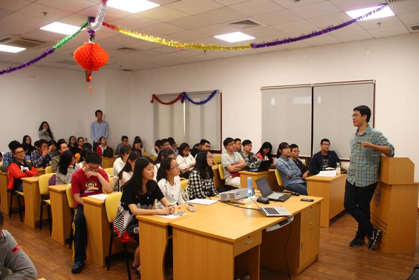 clip_image009.jpg 《复旦青年》报社常务副主编徐驭尧同学为高分子系志愿者分享新闻采访与写作